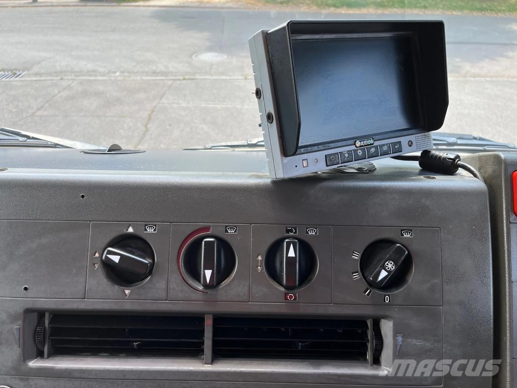 Mercedes-Benz 1317 KO, Kehrmaschine, Straßenreiniger, selbstf. A Camión de barrendero