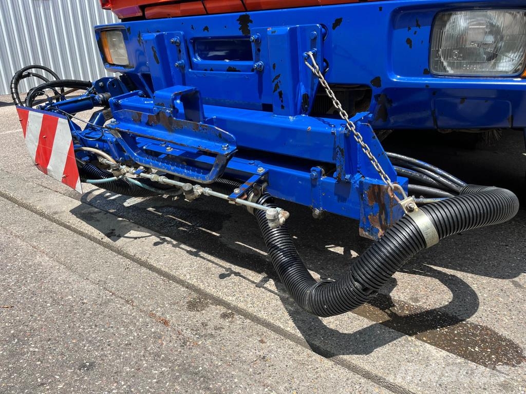 Mercedes-Benz 1317 KO, Kehrmaschine, Straßenreiniger, selbstf. A Camión de barrendero