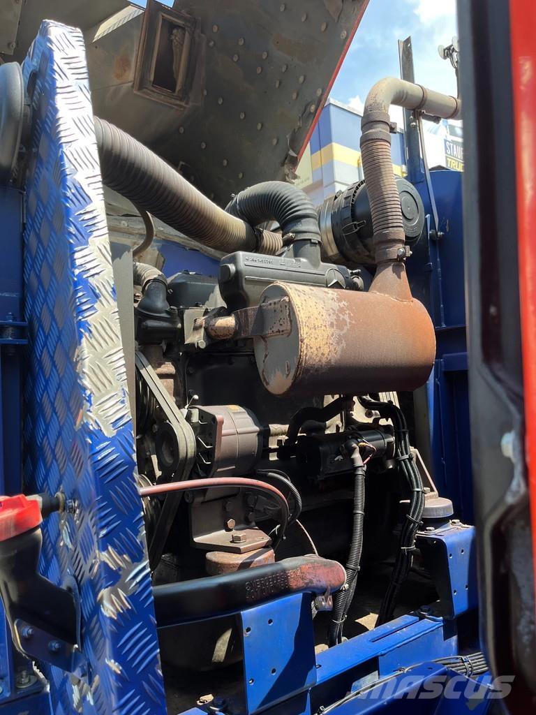 Mercedes-Benz 1317 KO, Kehrmaschine, Straßenreiniger, selbstf. A Camión de barrendero