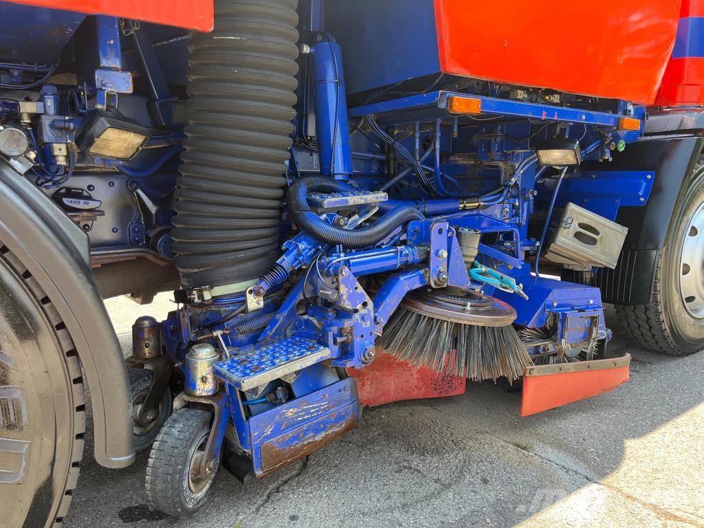 Mercedes-Benz 1317 KO, Kehrmaschine, Straßenreiniger, selbstf. A Camión de barrendero