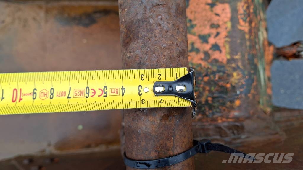  Kuokkakauha 750 S40 kiinnikkeellä Cucharones