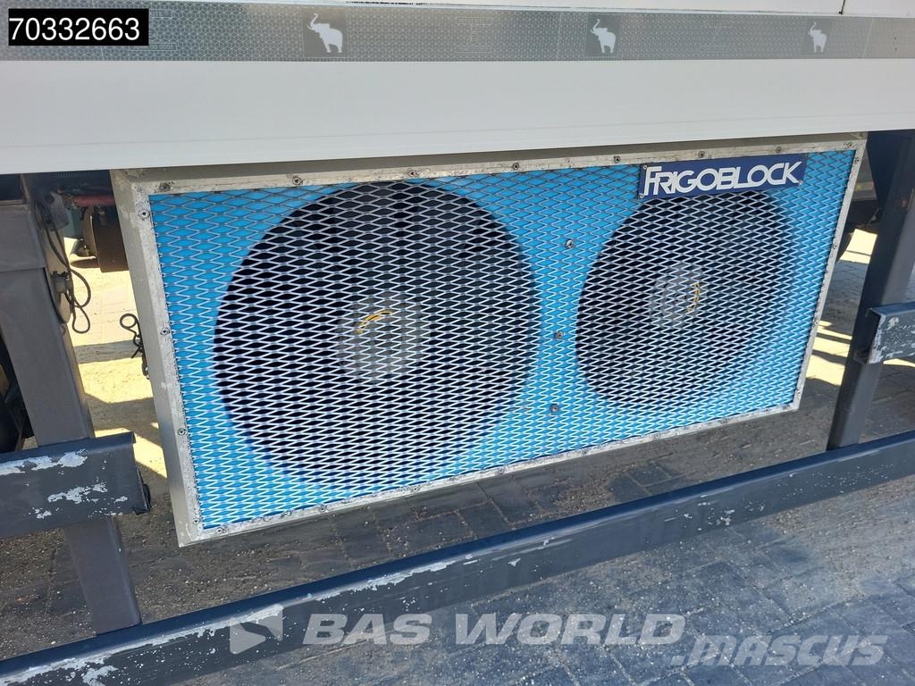 Schmitz Cargobull SCB*D2 2 axles Tail gate Kühlanhänger