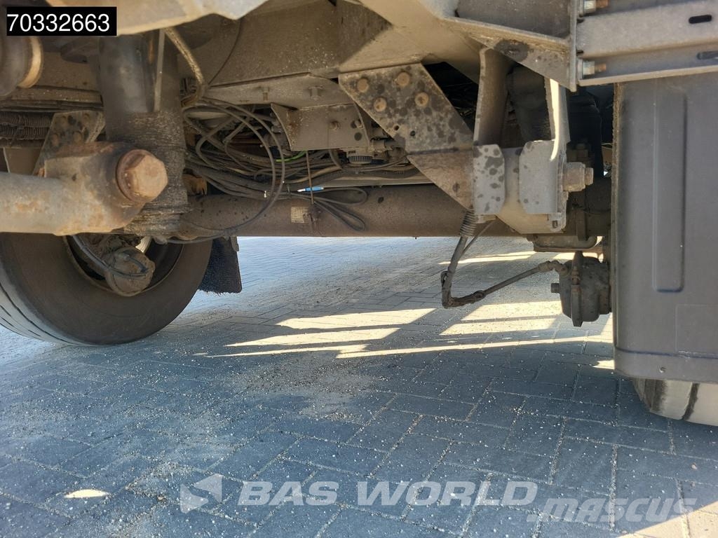 Schmitz Cargobull SCB*D2 2 axles Tail gate Kühlanhänger