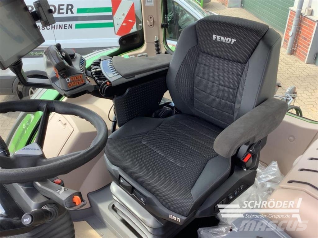 Fendt 724 VARIO GEN7 PROFI PLUS Traktoren