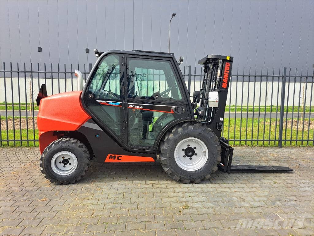 Manitou MC 25-4 Навантажувачі підвищеної прохідності