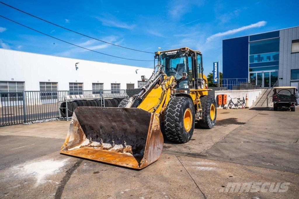 CAT 924G // GODET 3m3 轮式装载机