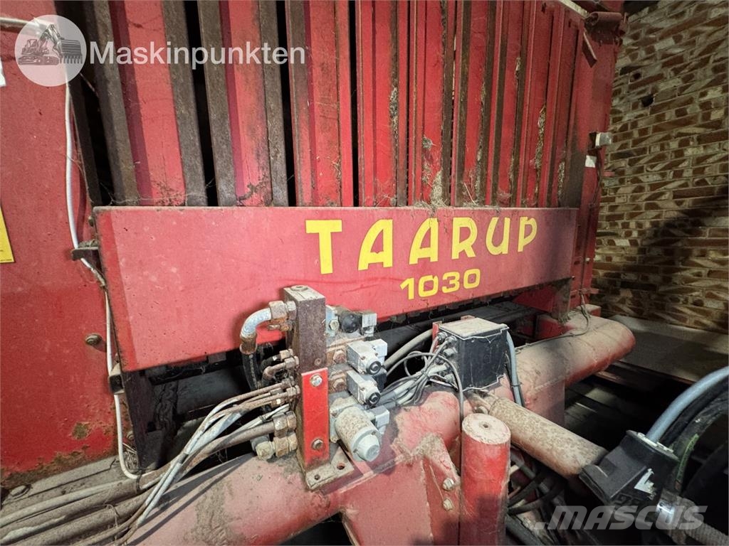 Taarup 1030 Forage wagons