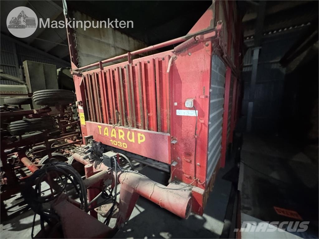 Taarup 1030 Forage wagons