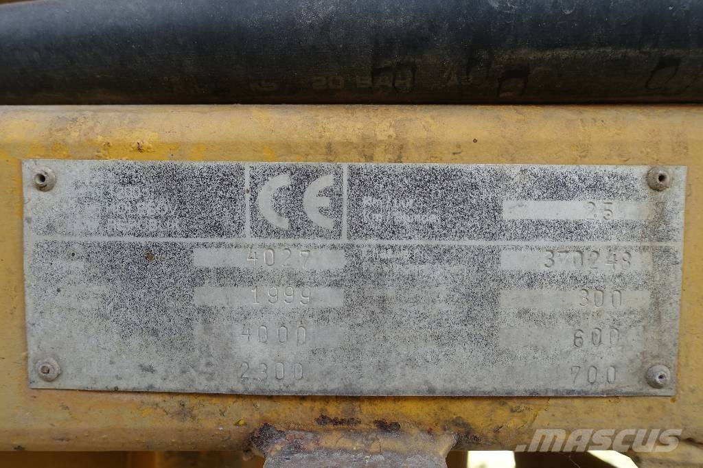 Kuhn Opryskiwacz ,Napa czeski Прицепные опрыскиватели