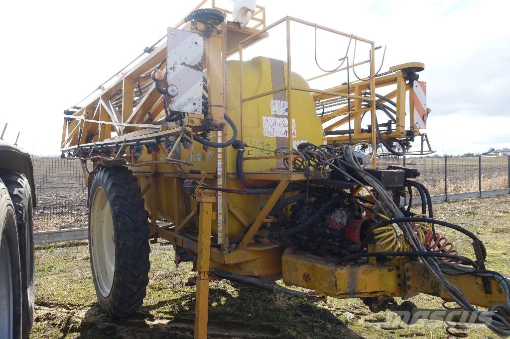 Kuhn Opryskiwacz ,Napa czeski Прицепные опрыскиватели