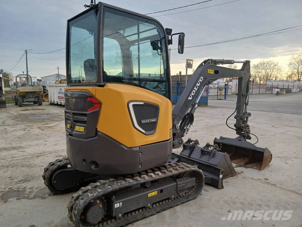 Volvo ECR 25 Electric Mini kotrók < 7t