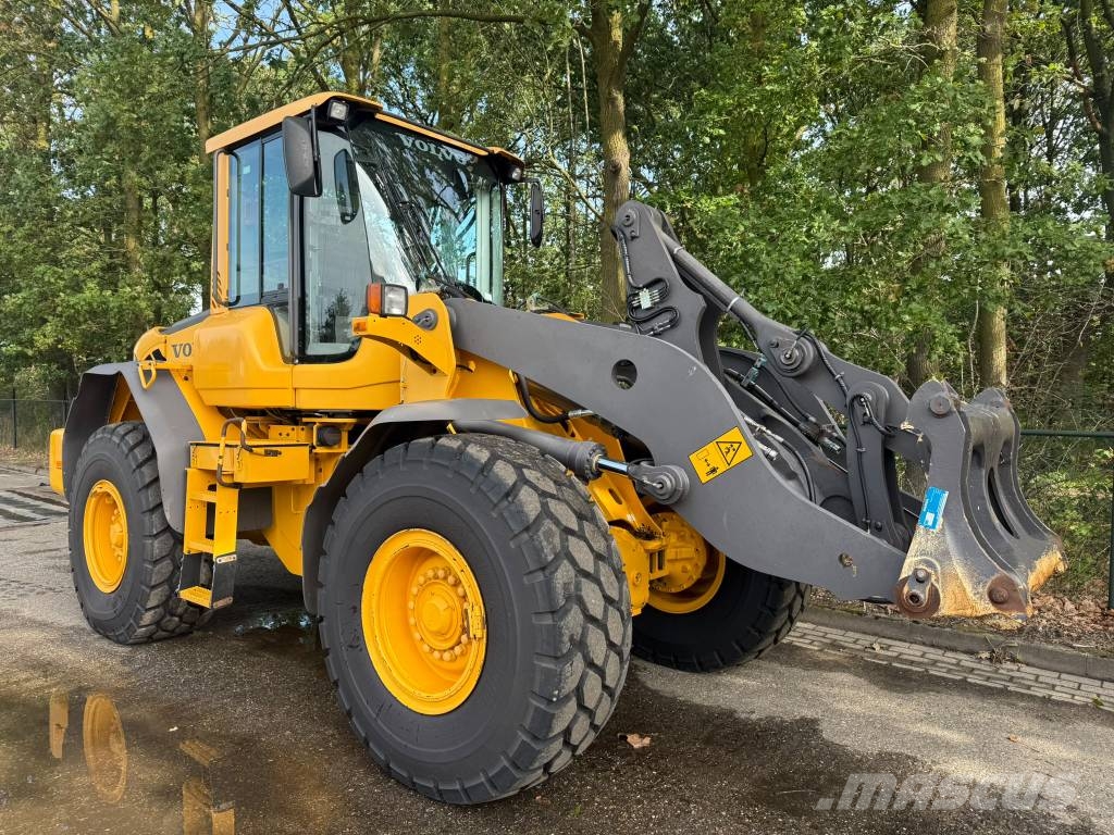 Volvo L90F Pale gommate