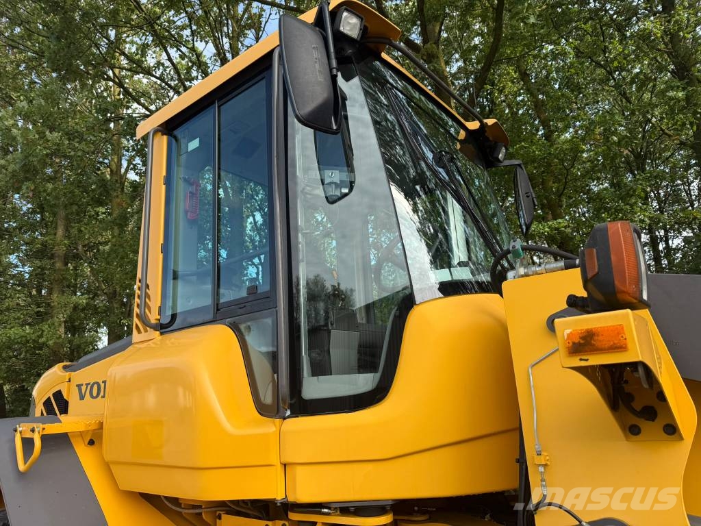Volvo L90F Pale gommate