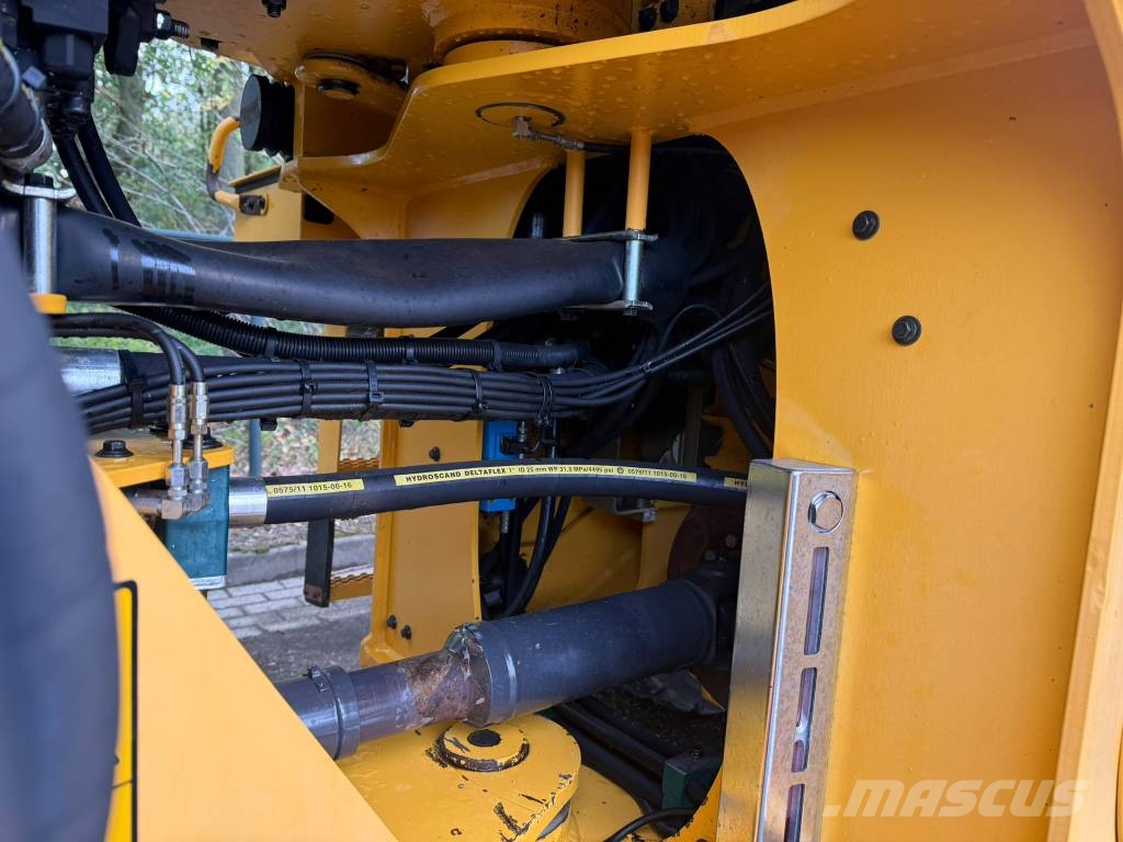 Volvo L90F Pale gommate
