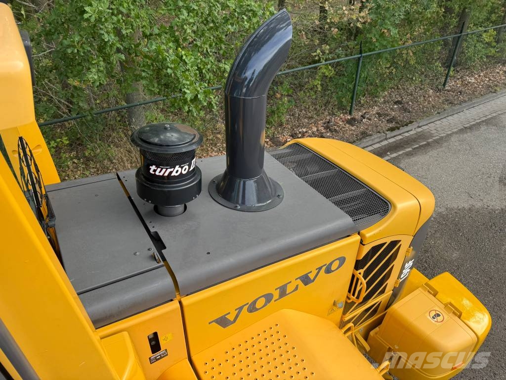 Volvo L90F Pale gommate