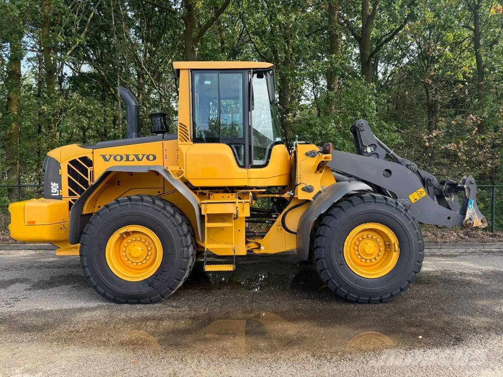 Volvo L90F Pale gommate