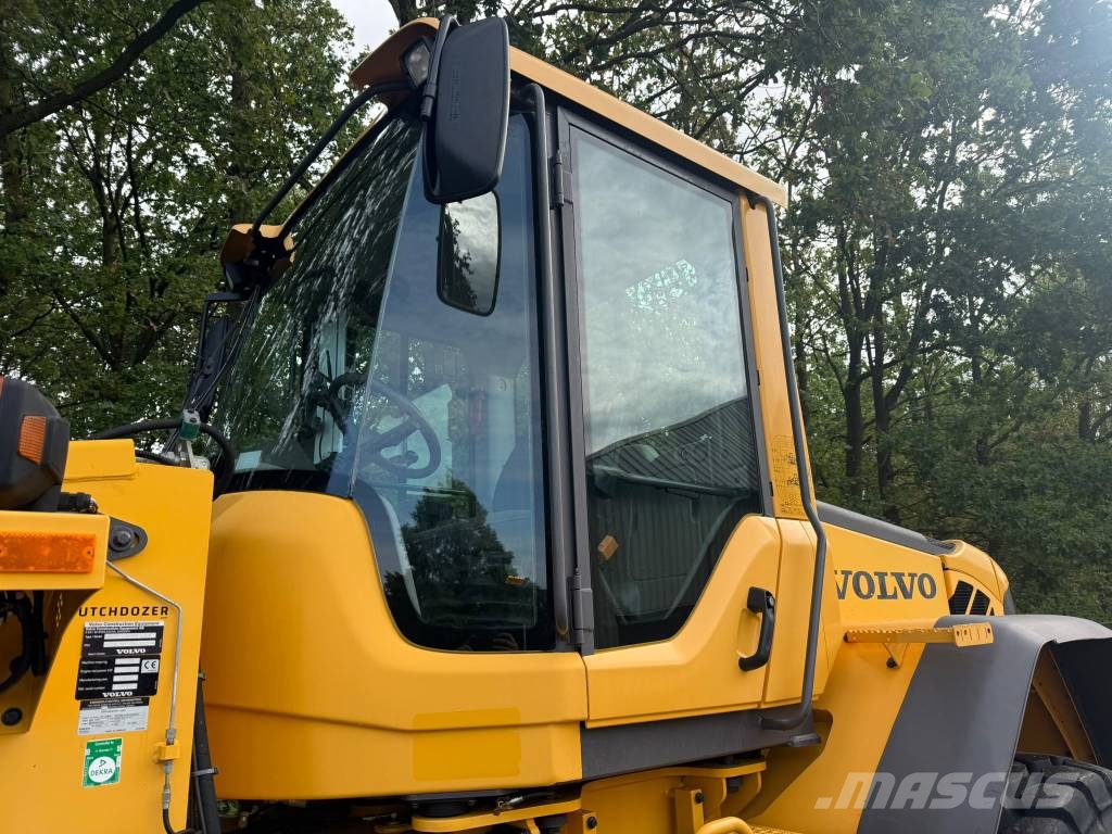 Volvo L90F Pale gommate