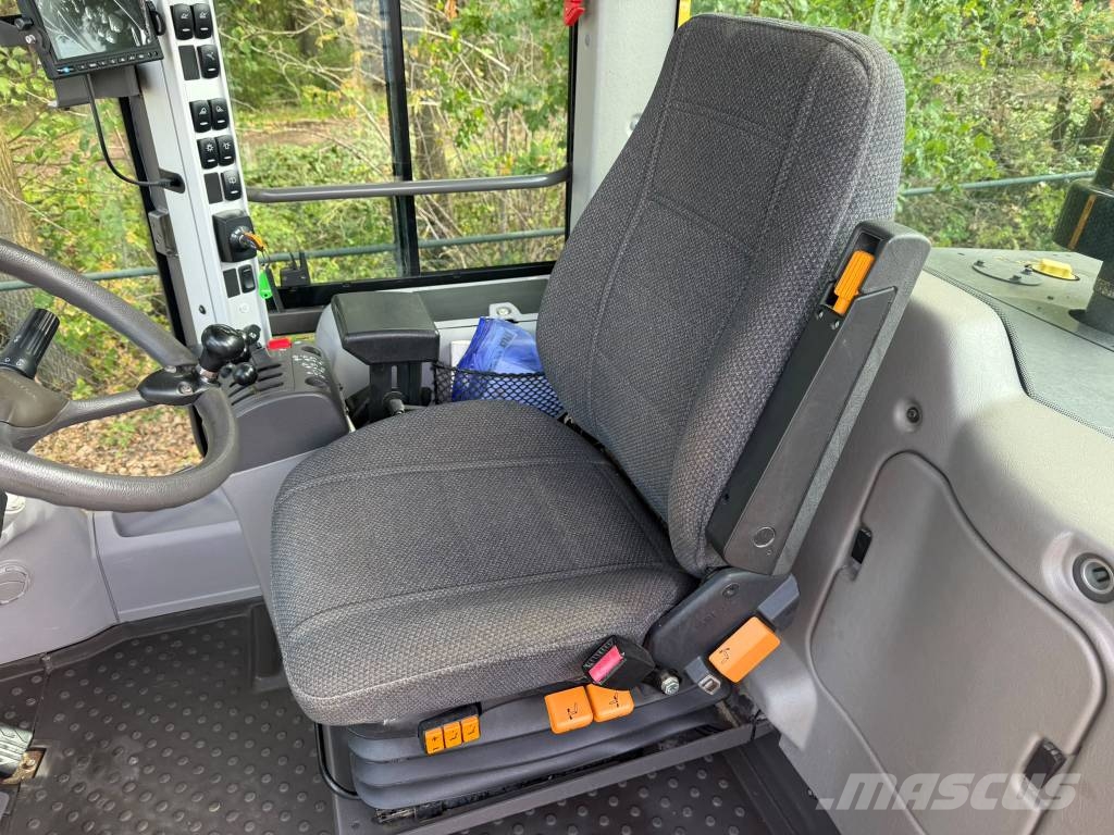 Volvo L90F Pale gommate
