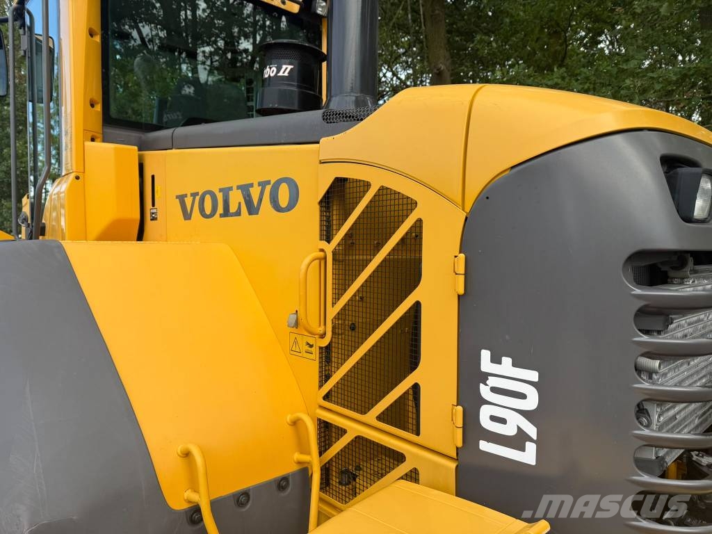 Volvo L90F Pale gommate