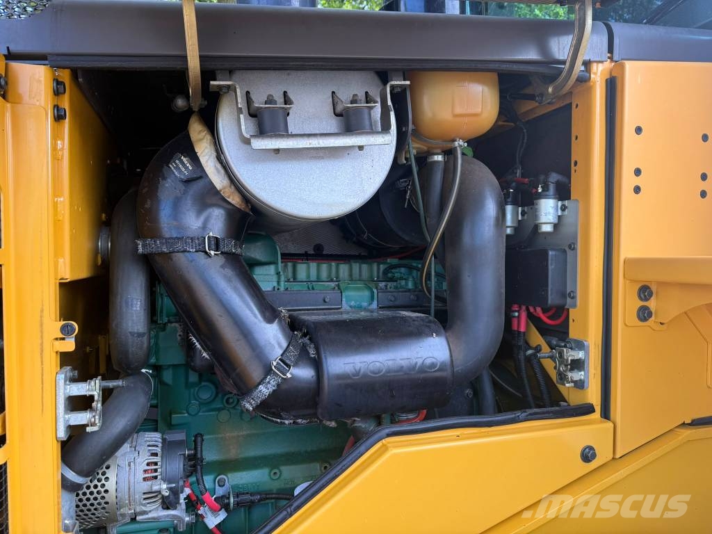Volvo L90F Pale gommate