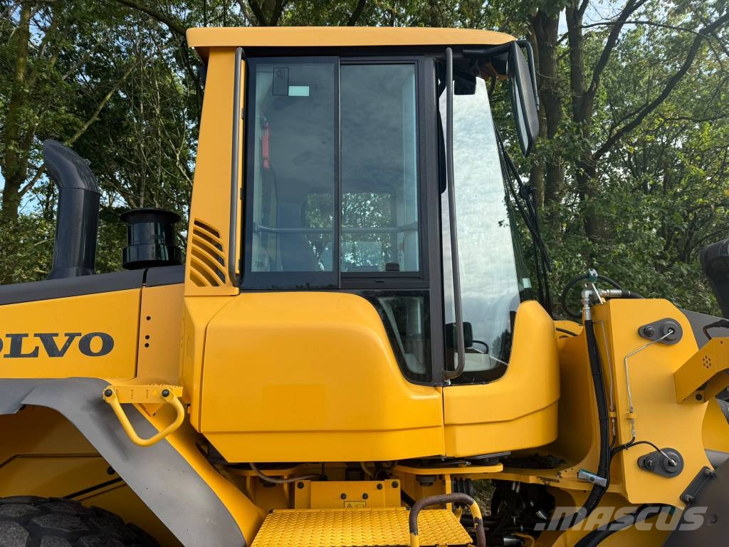 Volvo L90F Pale gommate