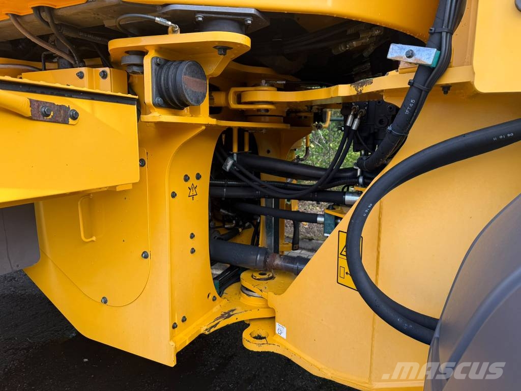 Volvo L90F Pale gommate