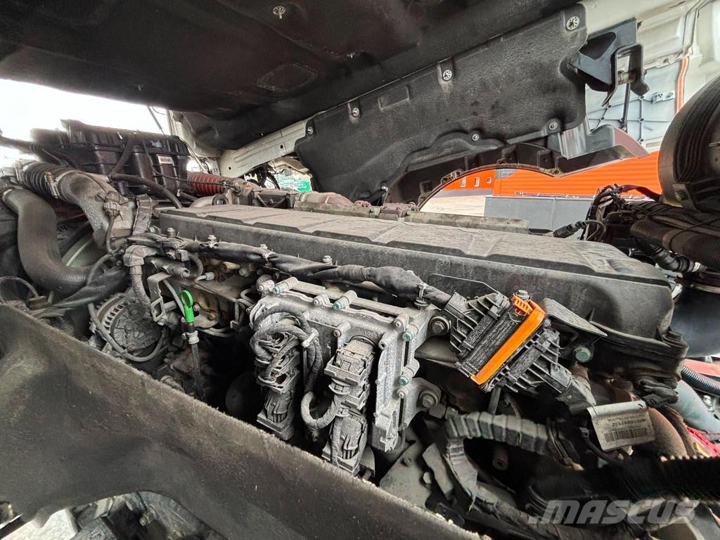 MAN TGX 28.520 6x2 GX CAB / INTARDER / DOUBLE BOGIE Sattelzugmaschinen