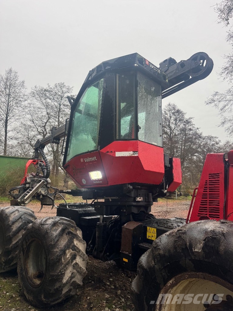 Valmet 911.3 Betakarítók