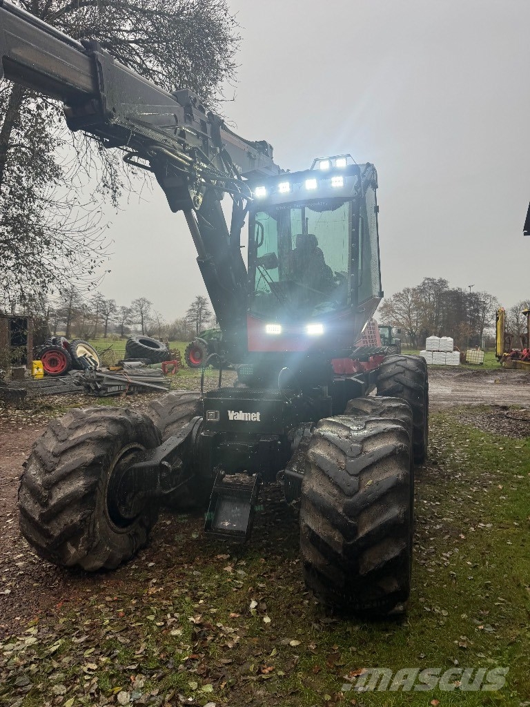 Valmet 911.3 Betakarítók