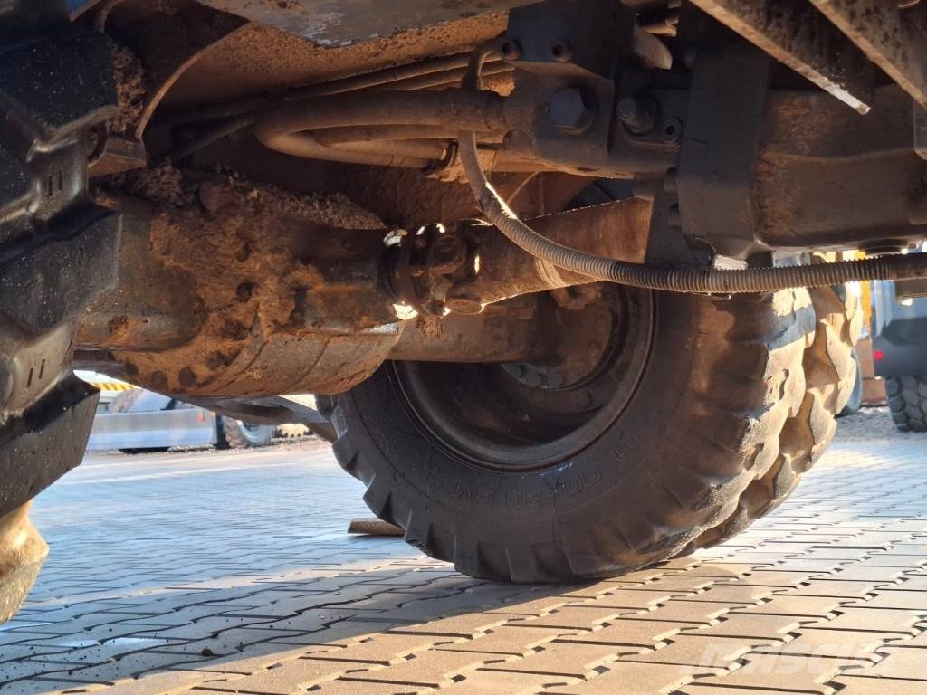 Komatsu PW160-11 Εκσκαφείς με τροχούς - λάστιχα