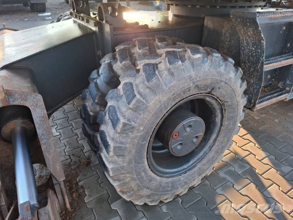 Komatsu PW160-11 Εκσκαφείς με τροχούς - λάστιχα