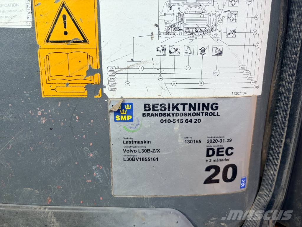 Volvo L 30 B PRO Kolesni nakladalci