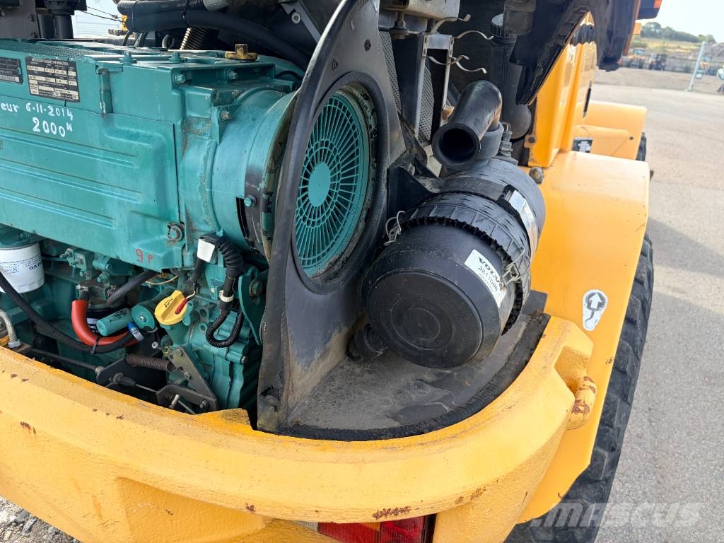 Volvo L 30 B PRO Kolesni nakladalci