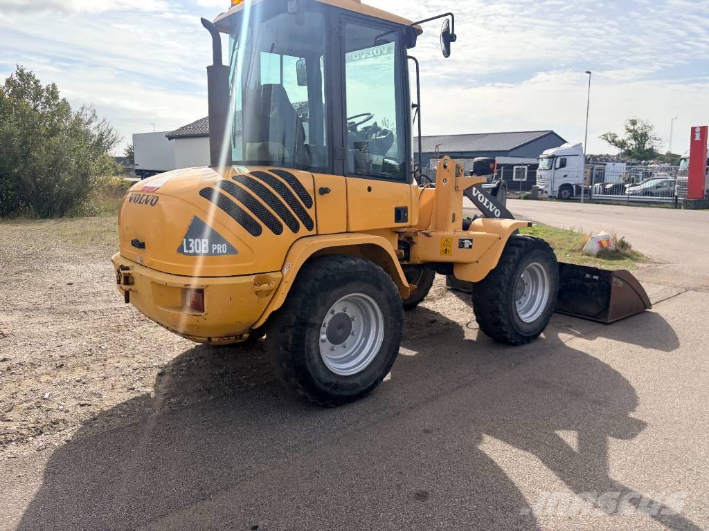 Volvo L 30 B PRO Kolesni nakladalci