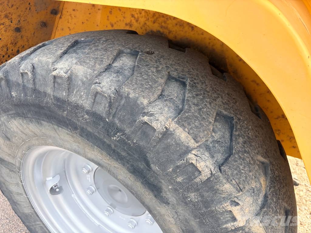 Volvo L 30 B PRO Kolesni nakladalci