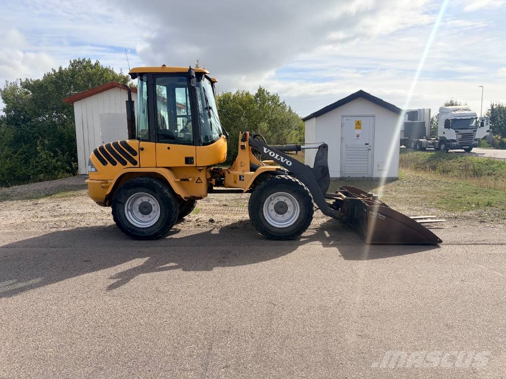 Volvo L 30 B PRO Kolesni nakladalci