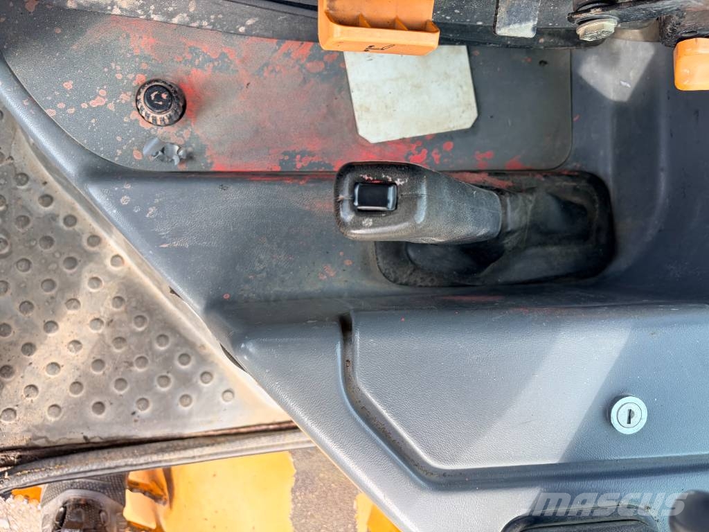 Volvo L 30 B PRO Kolesni nakladalci