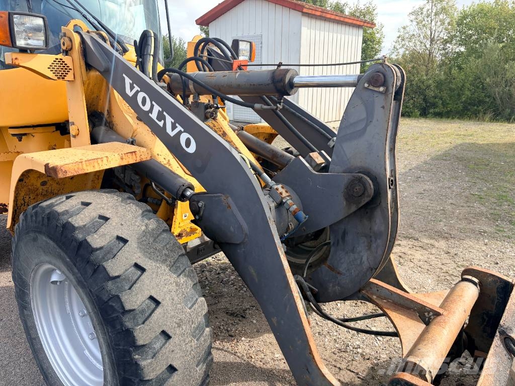 Volvo L 30 B PRO Kolesni nakladalci