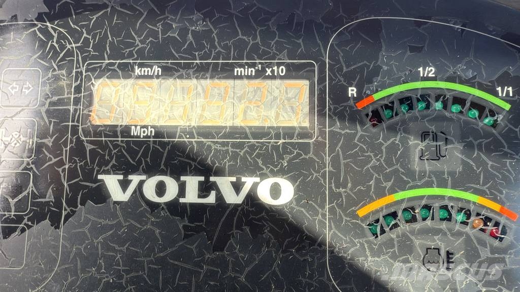 Volvo L 30 B PRO لوادر بعجل
