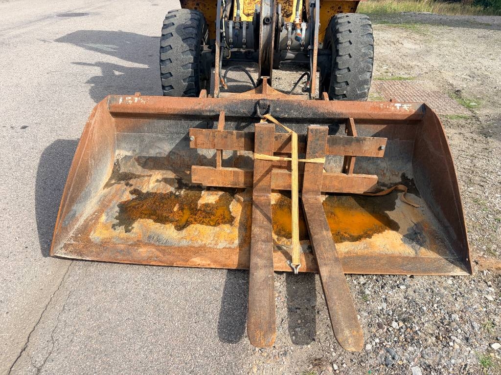 Volvo L 30 B PRO Kolesni nakladalci