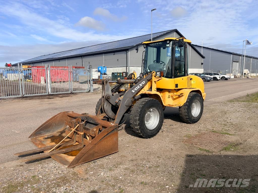 Volvo L 30 B PRO Kolesni nakladalci