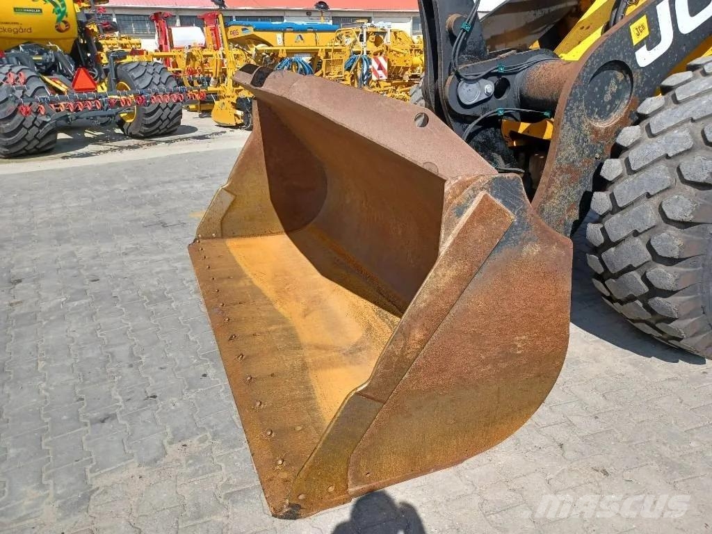 JCB 437ZX لوادر بعجل