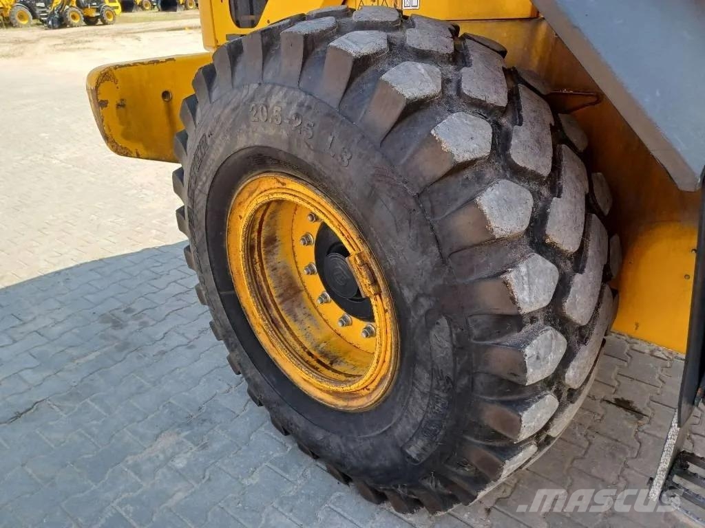 JCB 437ZX لوادر بعجل