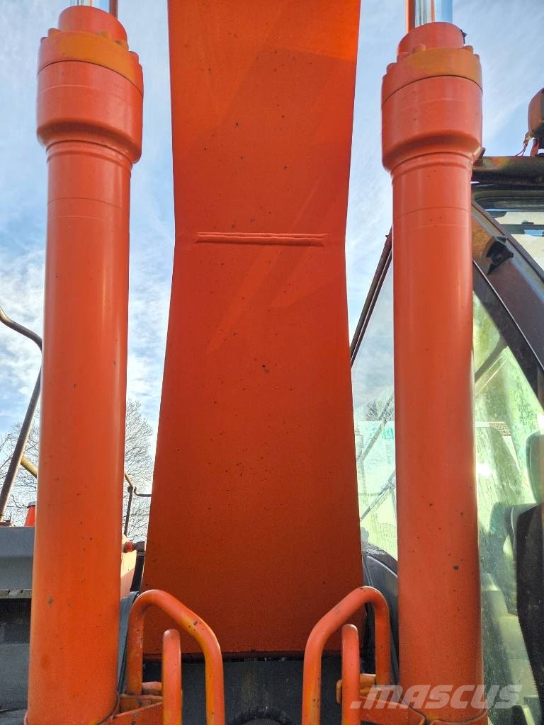 Hitachi ZX 210 LC-3 Escavadeiras de esteiras