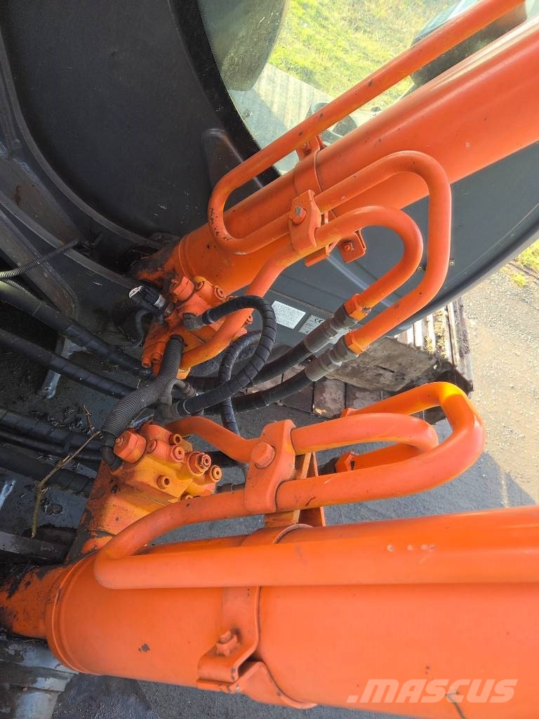 Hitachi ZX 210 LC-3 Escavadeiras de esteiras