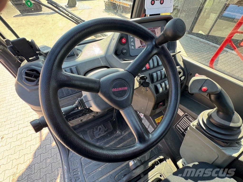 Manitou MRT 2550 Privilege Plus 伸縮臂操作車