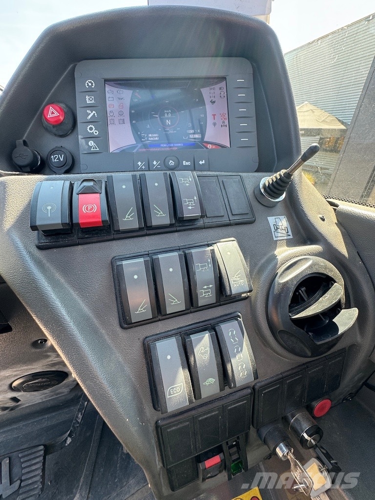 Manitou MRT 2550 Privilege Plus 伸縮臂操作車