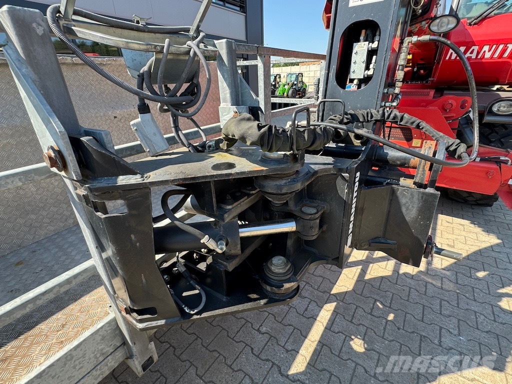 Manitou MRT 2550 Privilege Plus 伸縮臂操作車