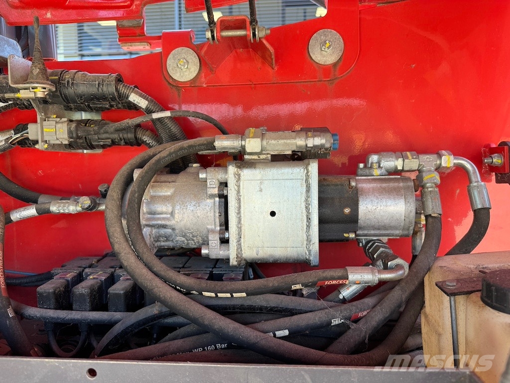 Manitou MRT 2550 Privilege Plus 伸縮臂操作車