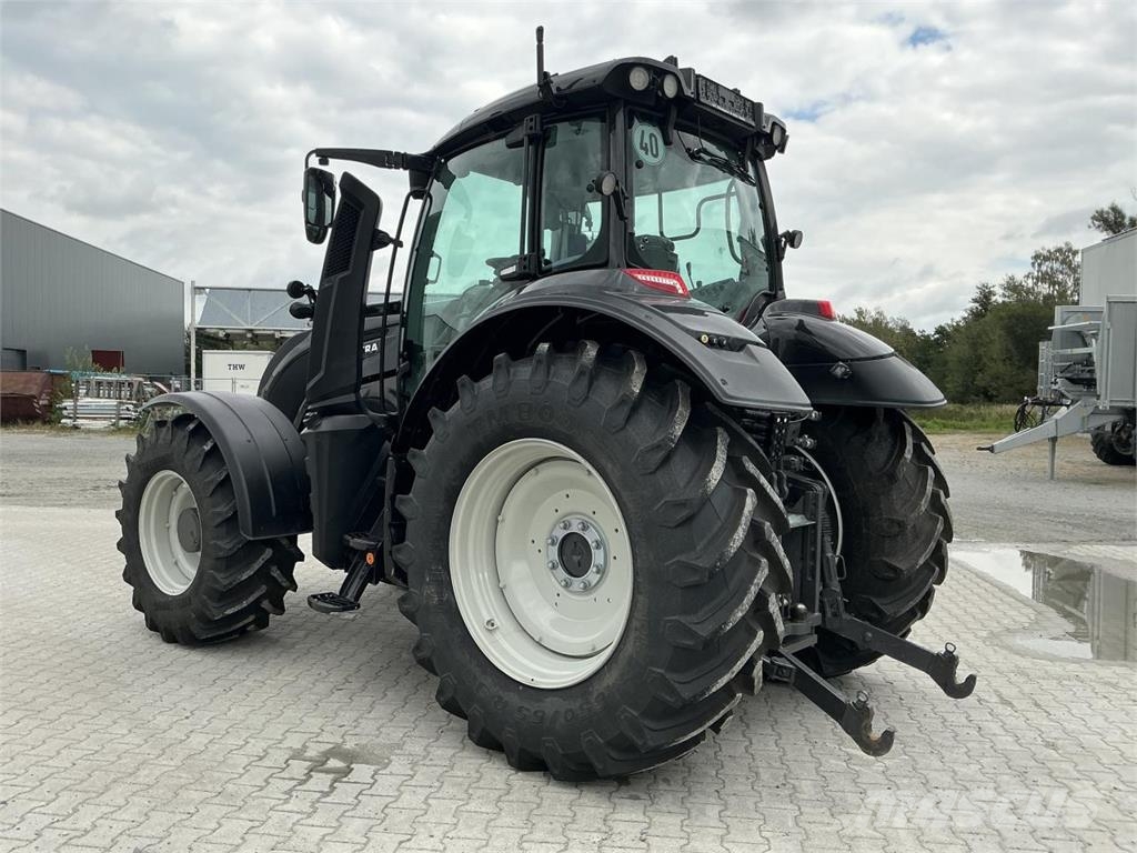 Valtra T155A 2A1 Traktorit